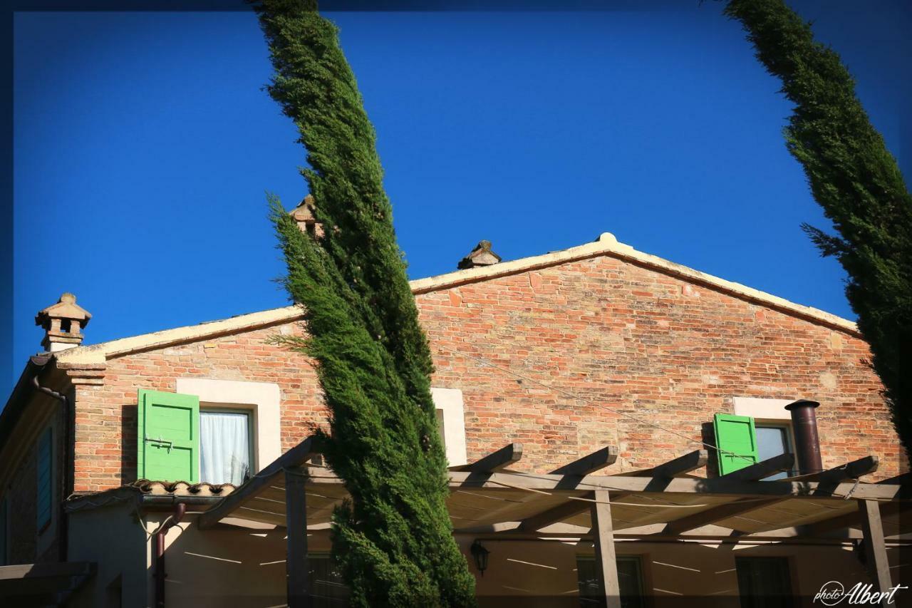 Le Maracla Country House Iesi Exterior foto