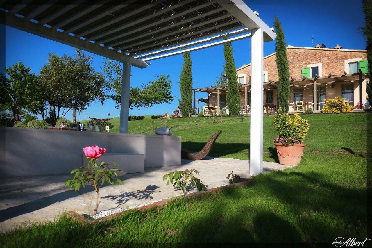 Le Maracla Country House Iesi Exterior foto