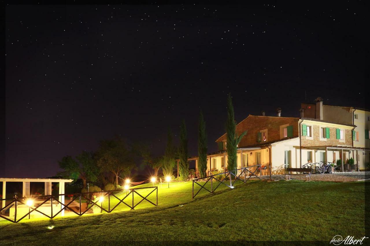 Le Maracla Country House Iesi Exterior foto