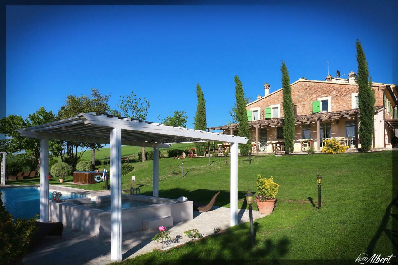 Le Maracla Country House Iesi Exterior foto