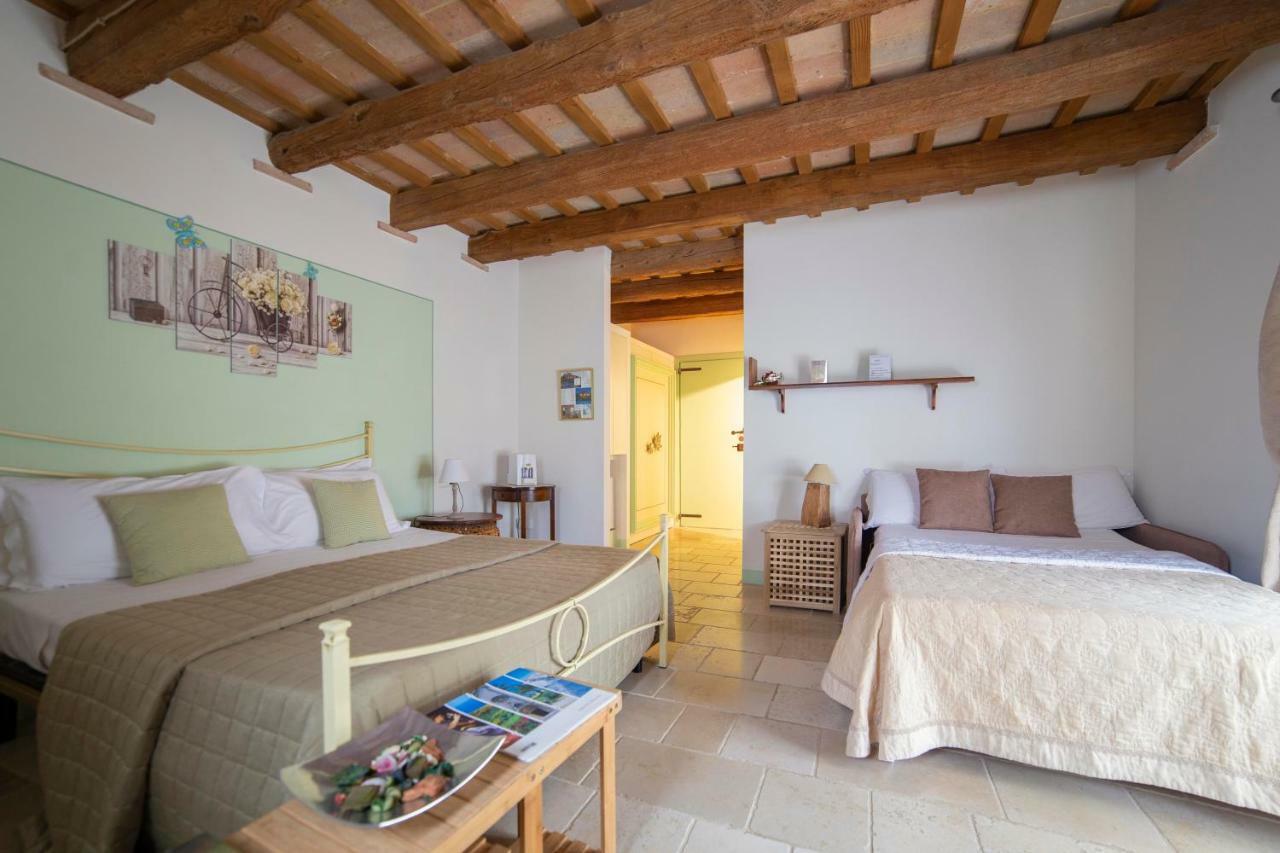 Le Maracla Country House Iesi Exterior foto