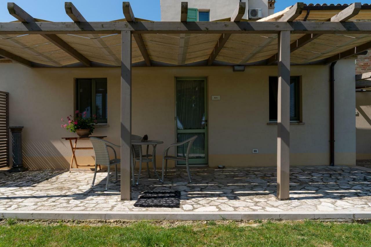 Le Maracla Country House Iesi Exterior foto