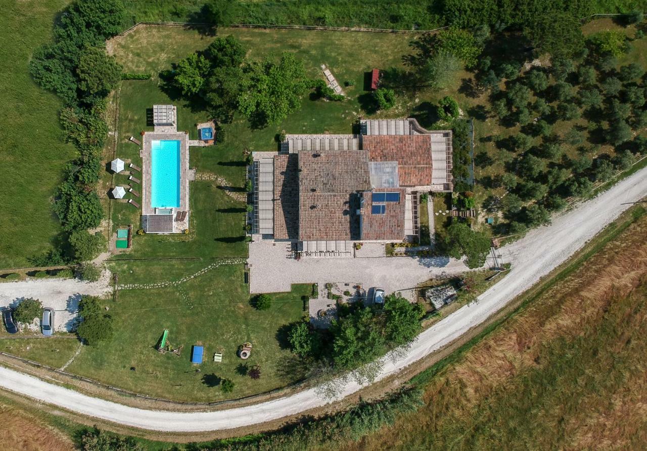 Le Maracla Country House Iesi Exterior foto