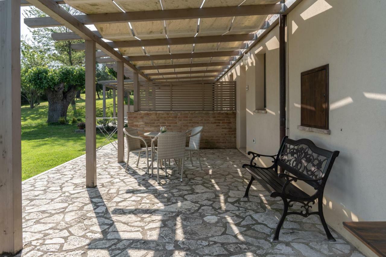 Le Maracla Country House Iesi Exterior foto